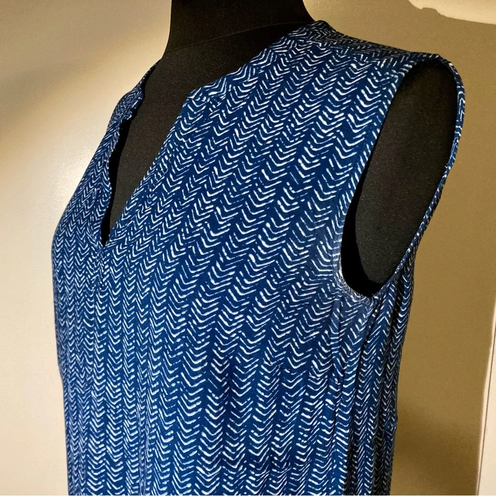 Eddie Bauer herringbone pattern blue tank top, size XS - Picture 3 of 8